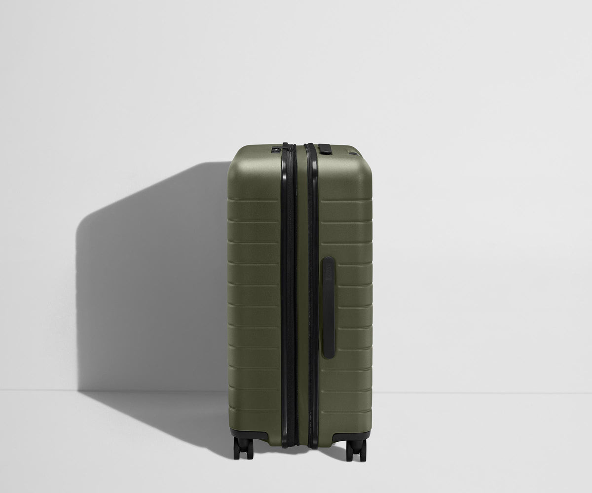 Away The Medium Flex Suitcase - Olive Green