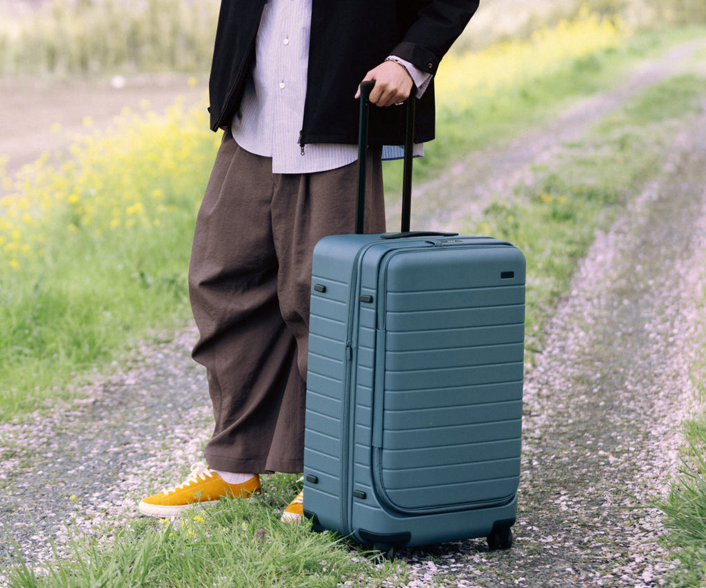 Away Topside Medium Trunk Suitcase - Olive Green