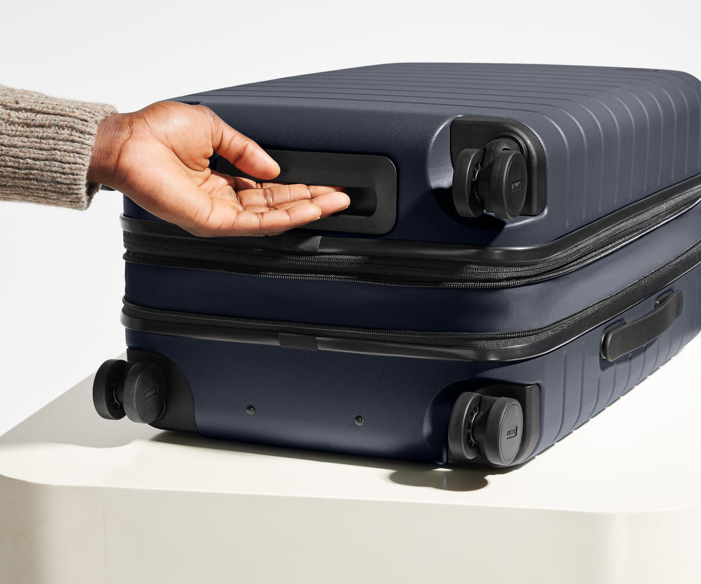 Away The Carry-On Flex Suitcase - Navy Blue