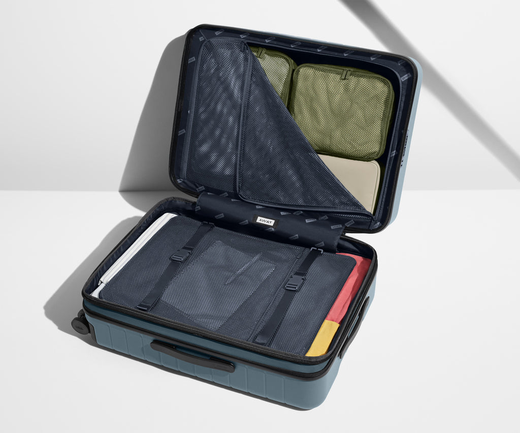 Away The Medium Flex Suitcase - Coast Blue
