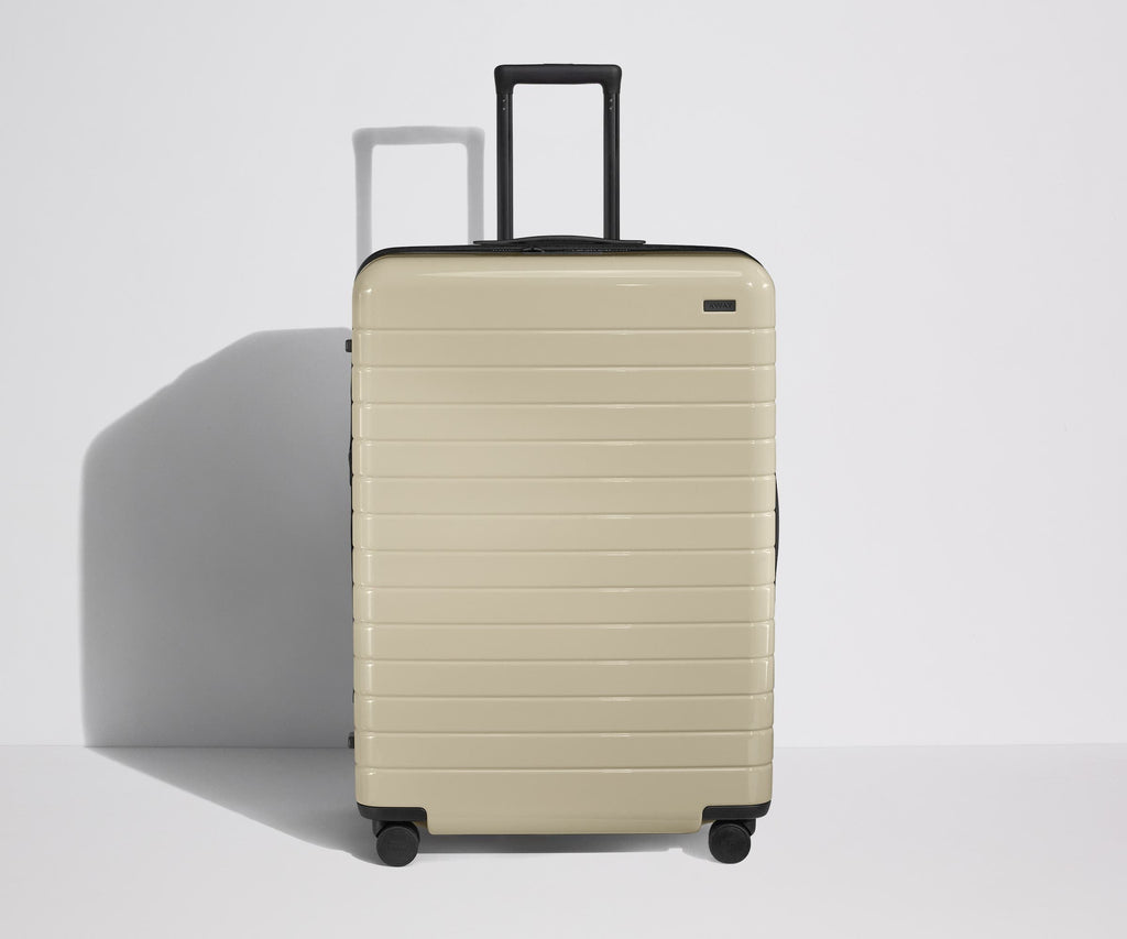 Away The Large Flex Suitcase - Salt White (Gloss)