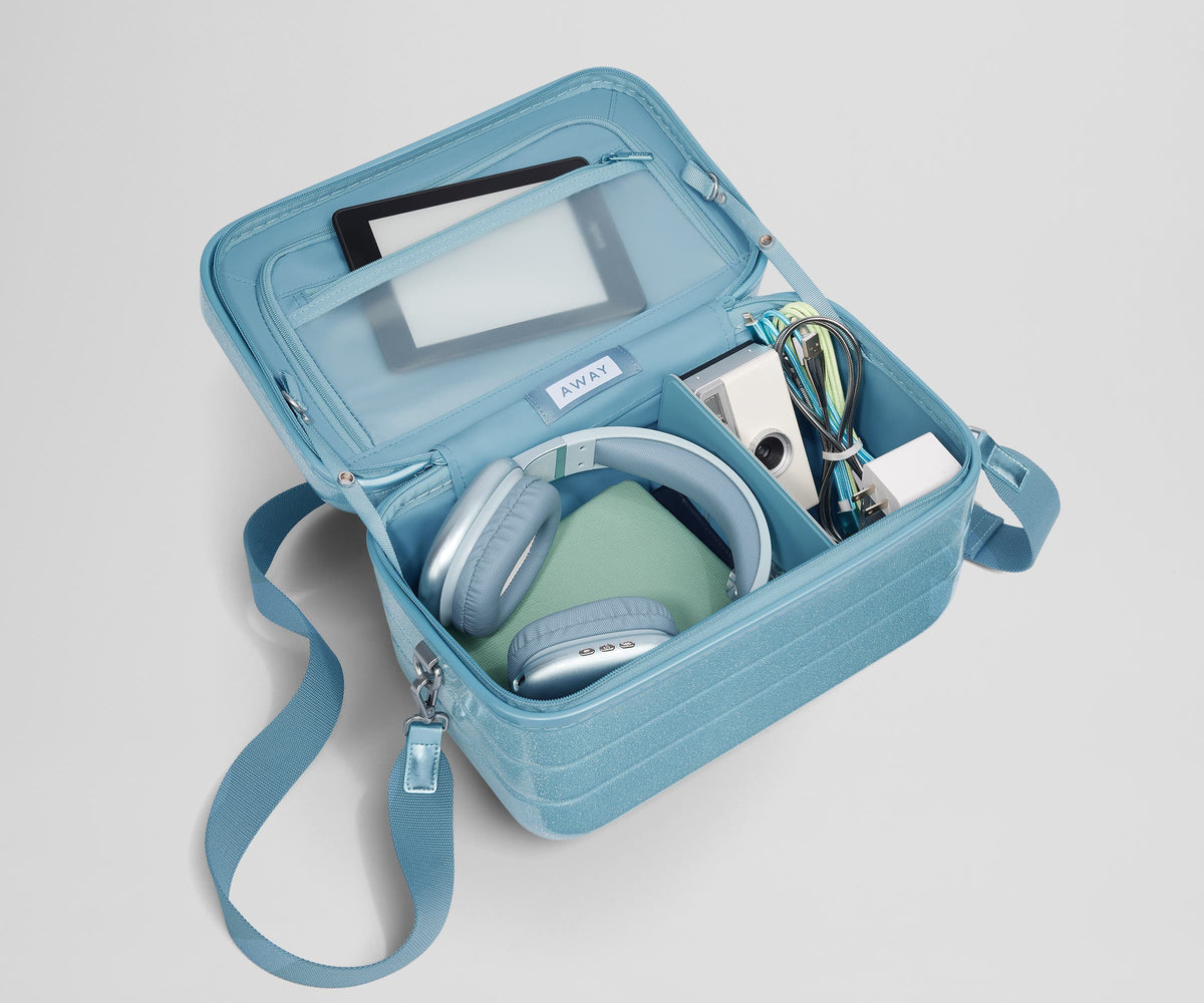 Away The Train Case Toiletry Bag - Galaxy Blue