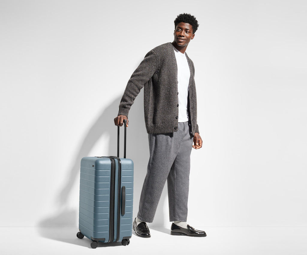 Away The Medium Flex Suitcase - Coast Blue