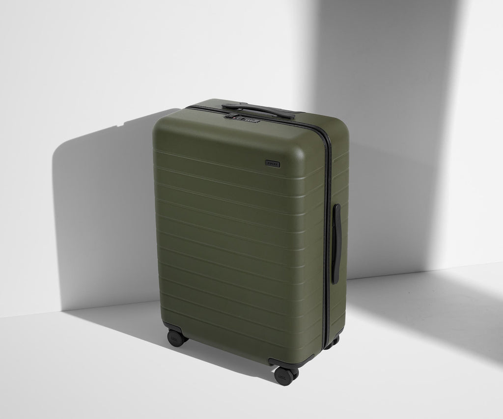 Away The Medium Suitcase - Olive Green