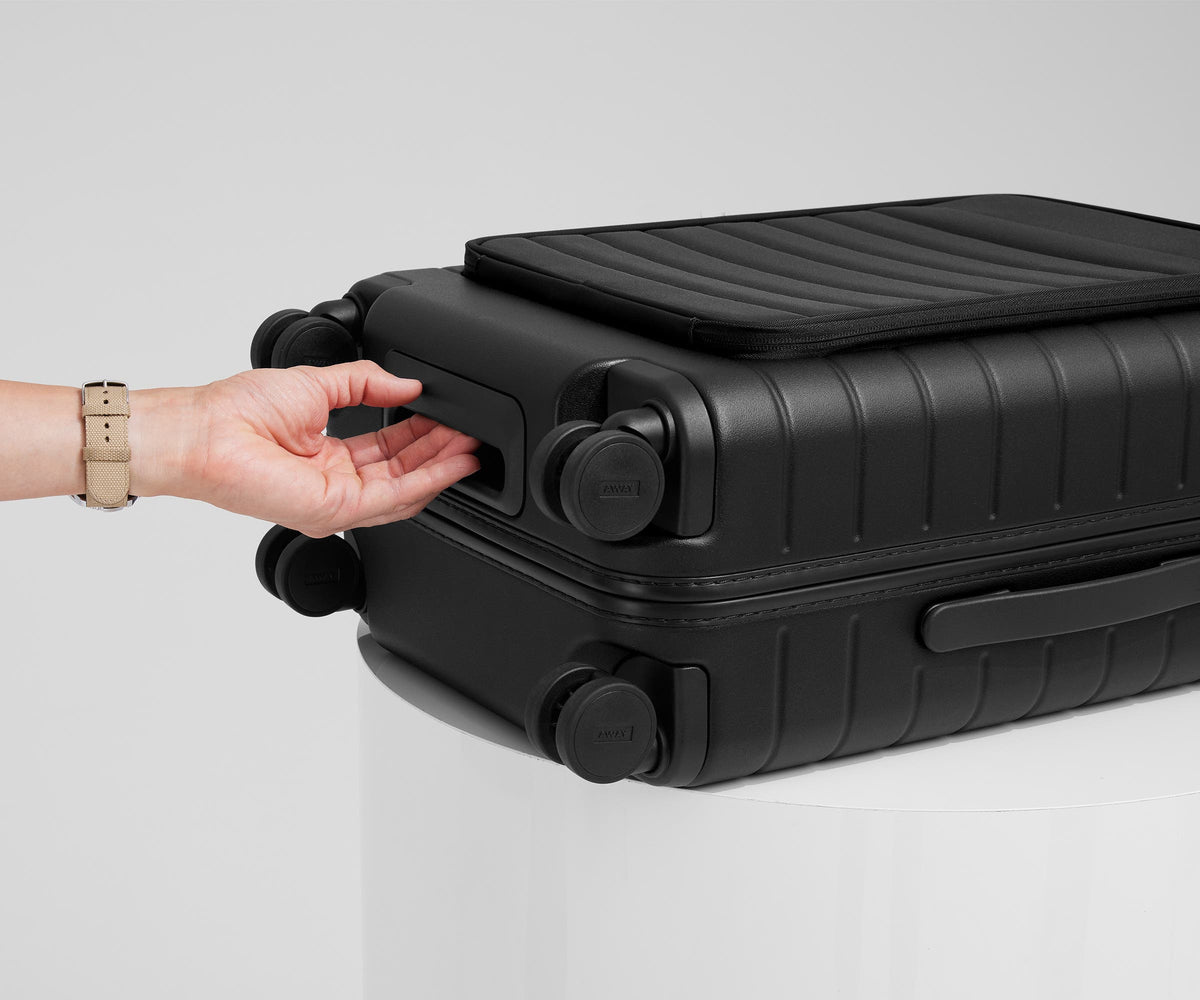 Away The Executive Bigger Carry-On Suitcase - Jet Black