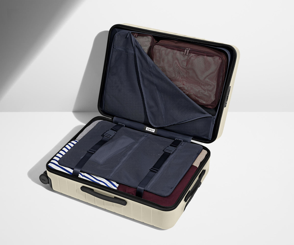 Away The Medium Suitcase - Salt White (Gloss)