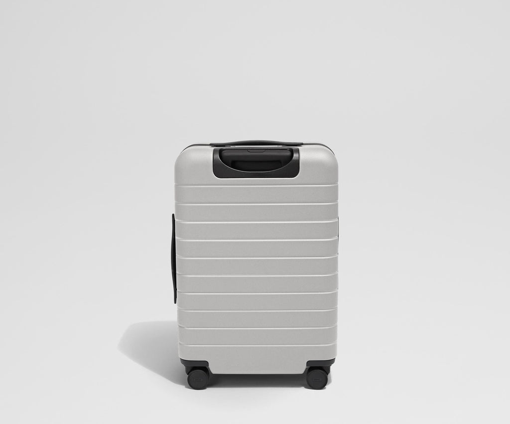Away The Executive Bigger Carry-On Suitcase - Cloud Gray