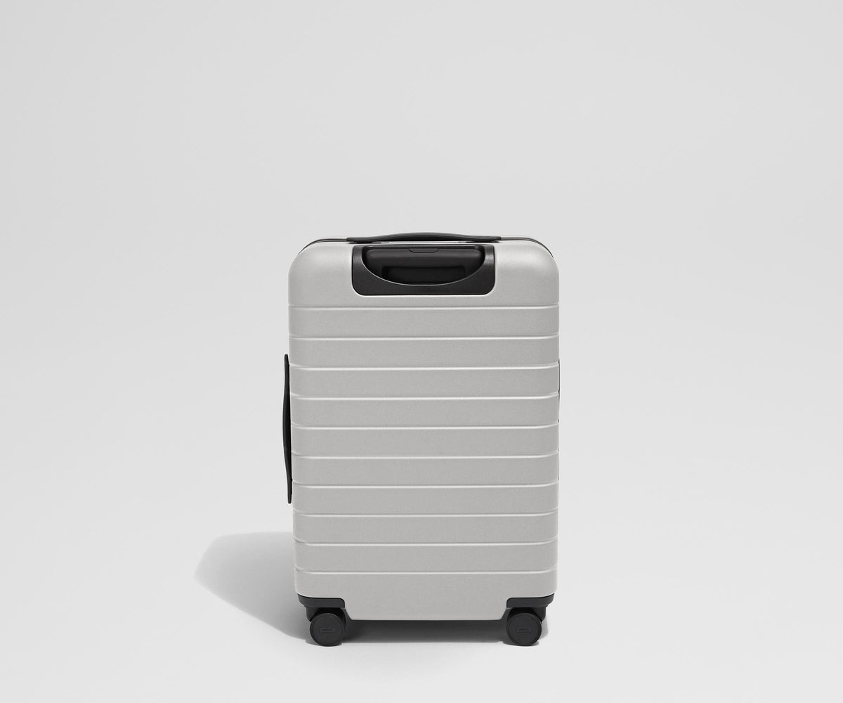 Away The Executive Bigger Carry-On Suitcase - Cloud Gray