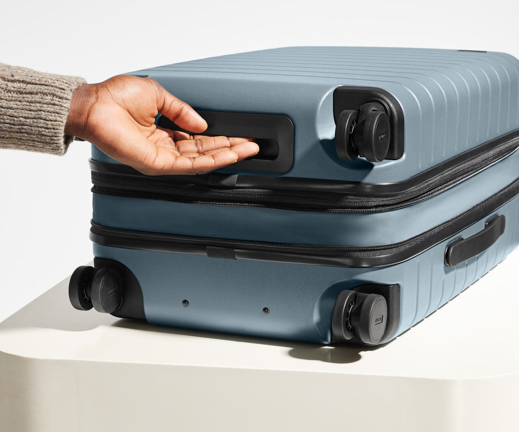 Away The Carry-On Flex Suitcase - Coast Blue (DTM)