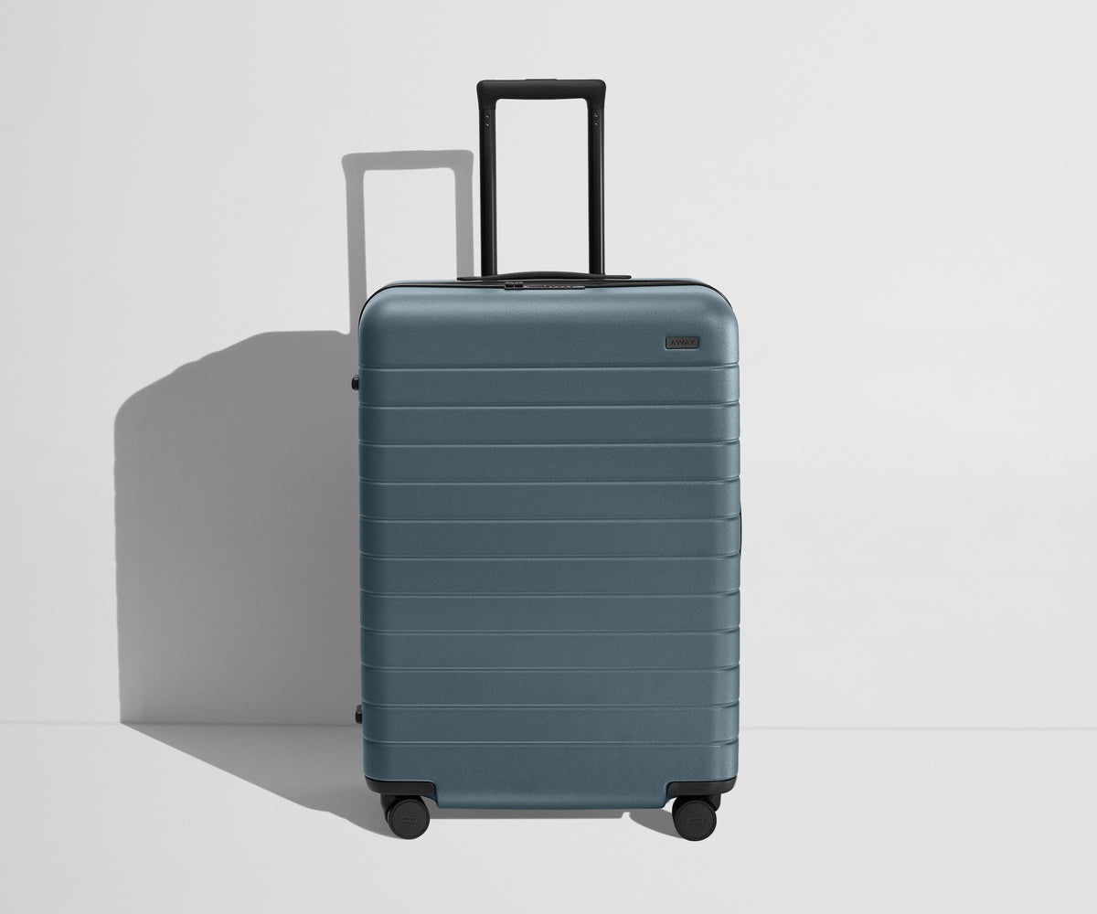 Away The Medium Flex Suitcase - Coast Blue