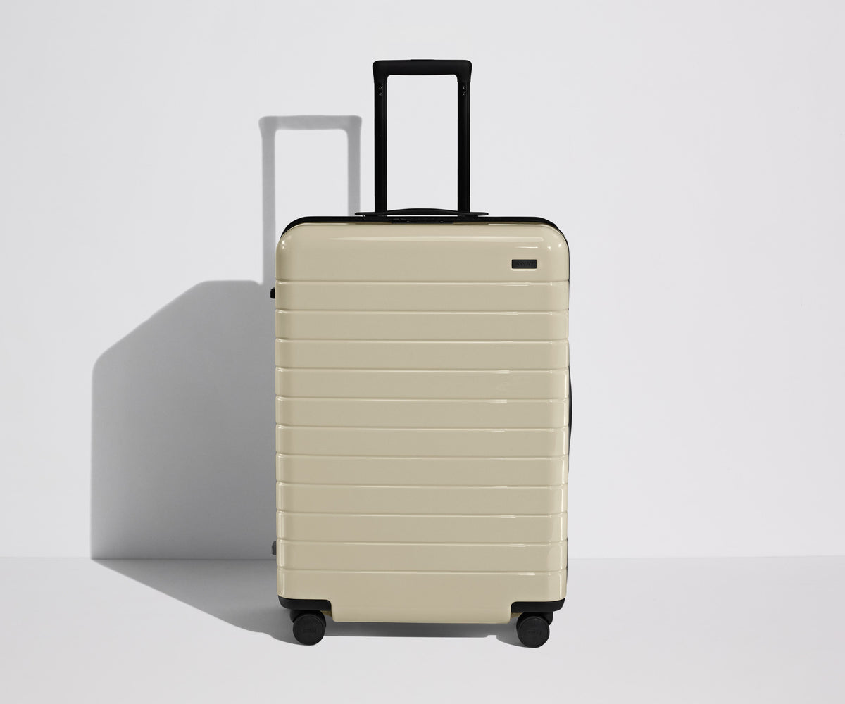 Away The Medium Flex Suitcase - Salt White (Gloss)
