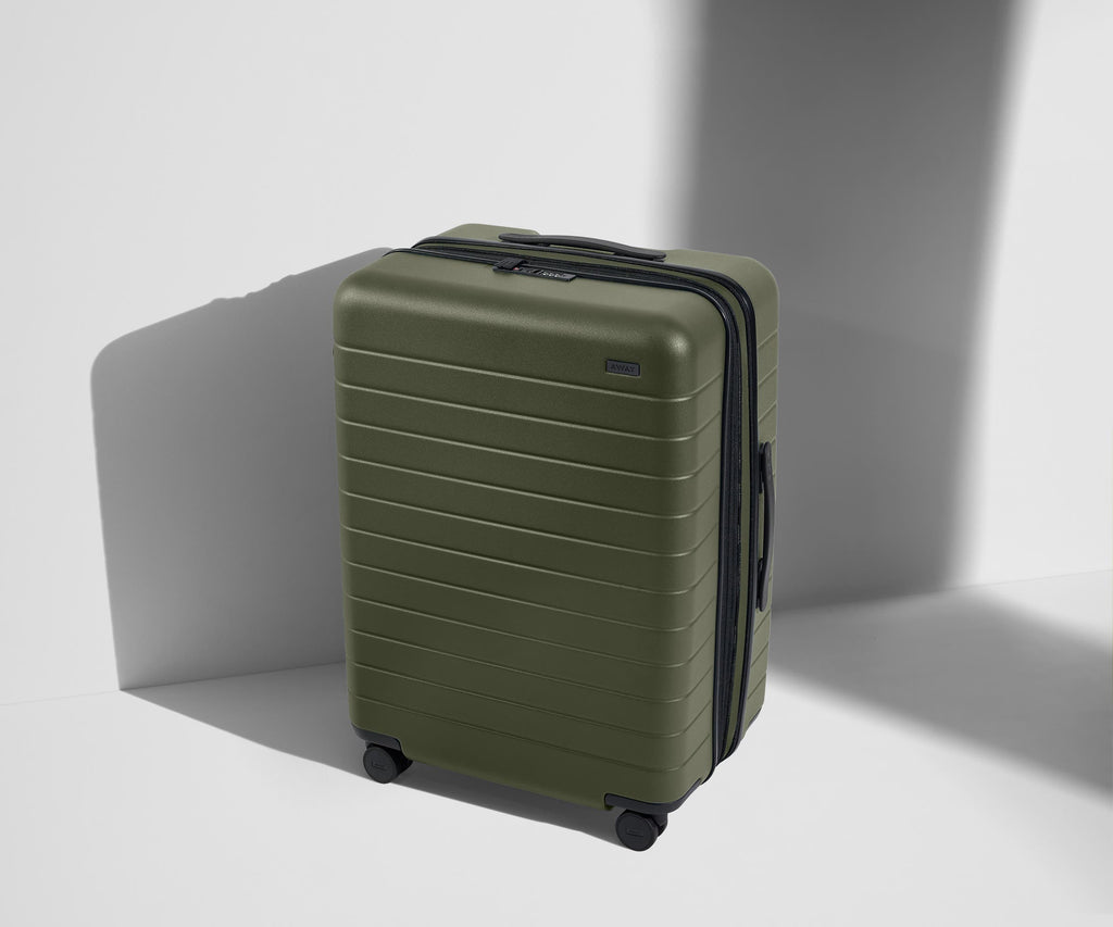 Away The Medium Flex Suitcase - Olive Green