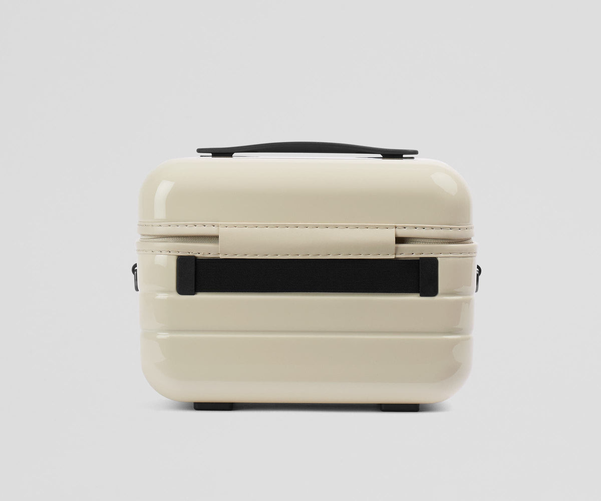 Away The Train Case Toiletry Bag - Salt White (Gloss)