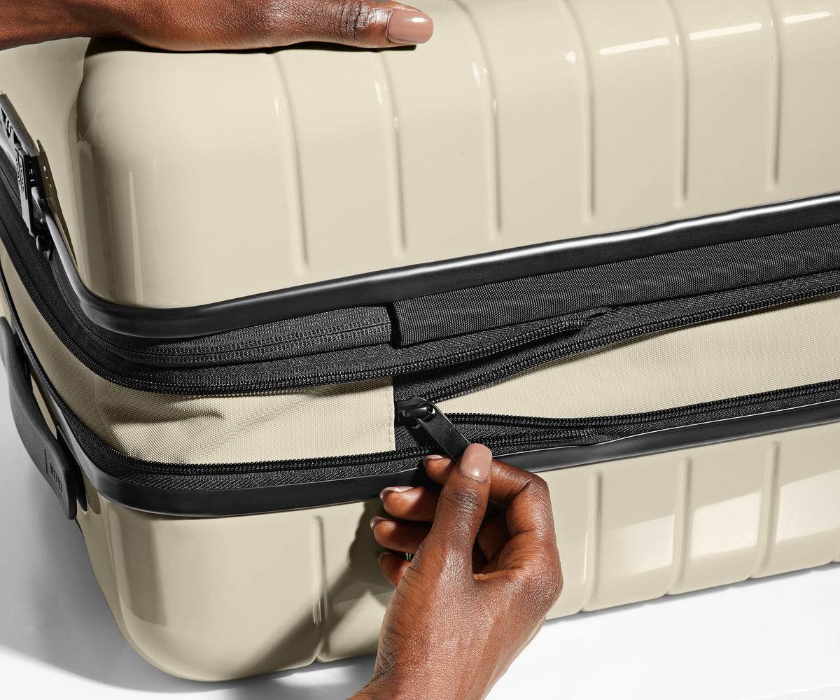 Away The Bigger Carry-On Flex Suitcase - Salt White (Gloss)