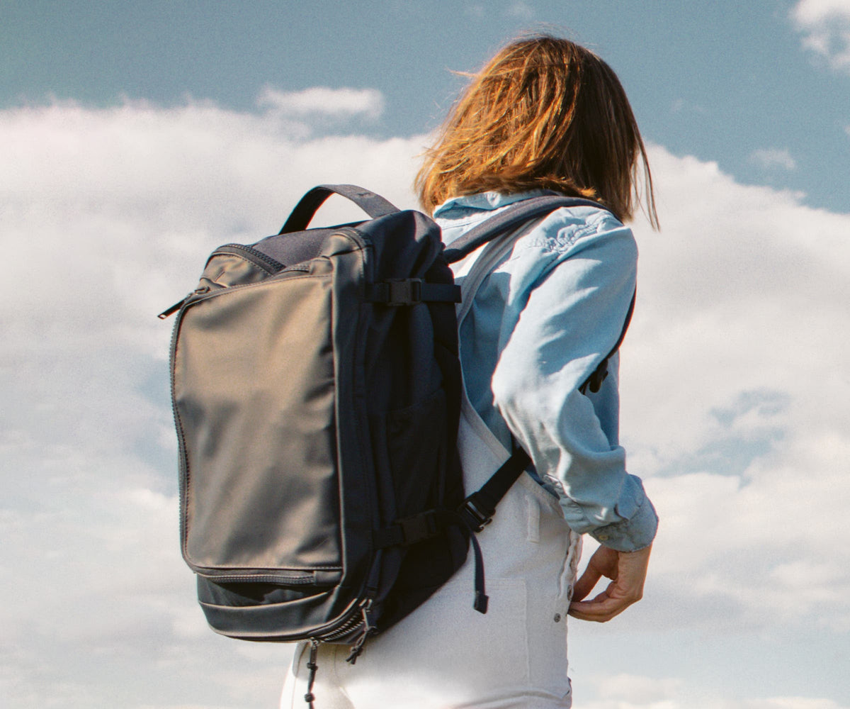 Away Active Convertible Backpack 25L in Forest Green