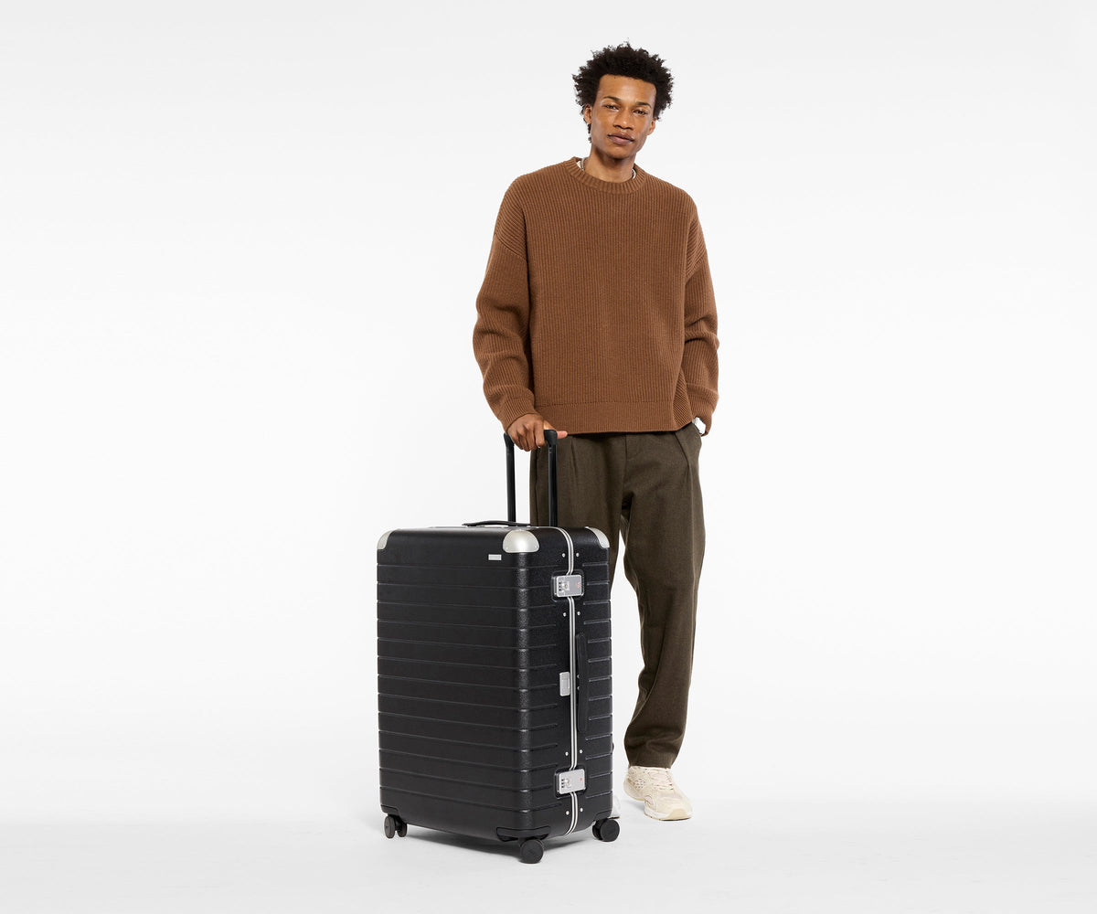 Away The Aluminum Edge Large Suitcase - Jet Black