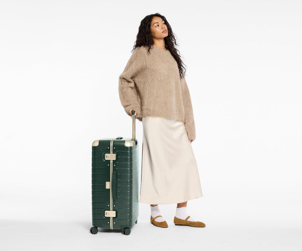 Away The Aluminum Edge Large Suitcase - Ivy Green