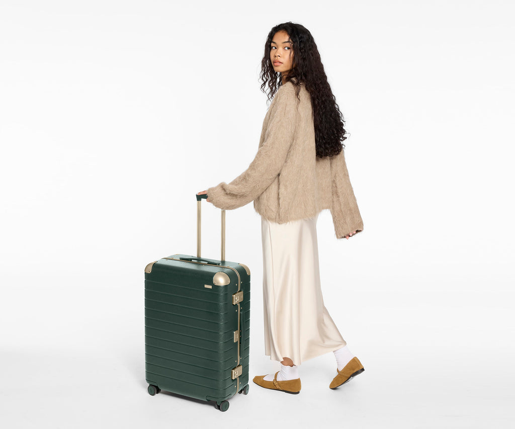 Away The Aluminum Edge Medium Suitcase - Ivy Green