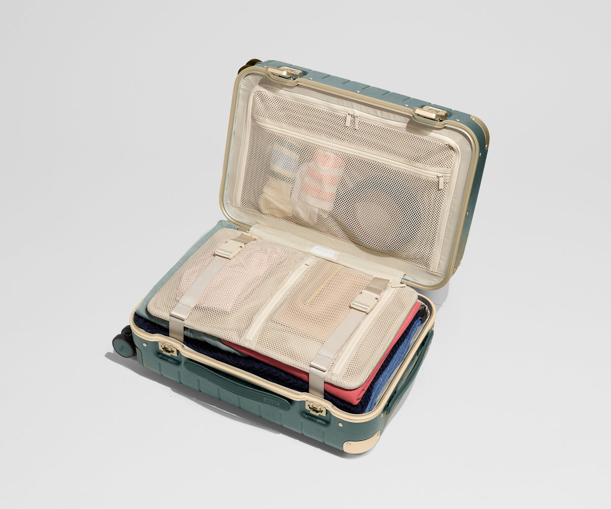 Away The Aluminum Edge Carry-On Suitcase - Ivy Green