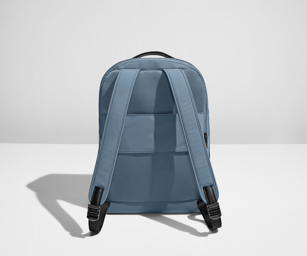 Away The Everywhere Zip Backpack in Coast Blue