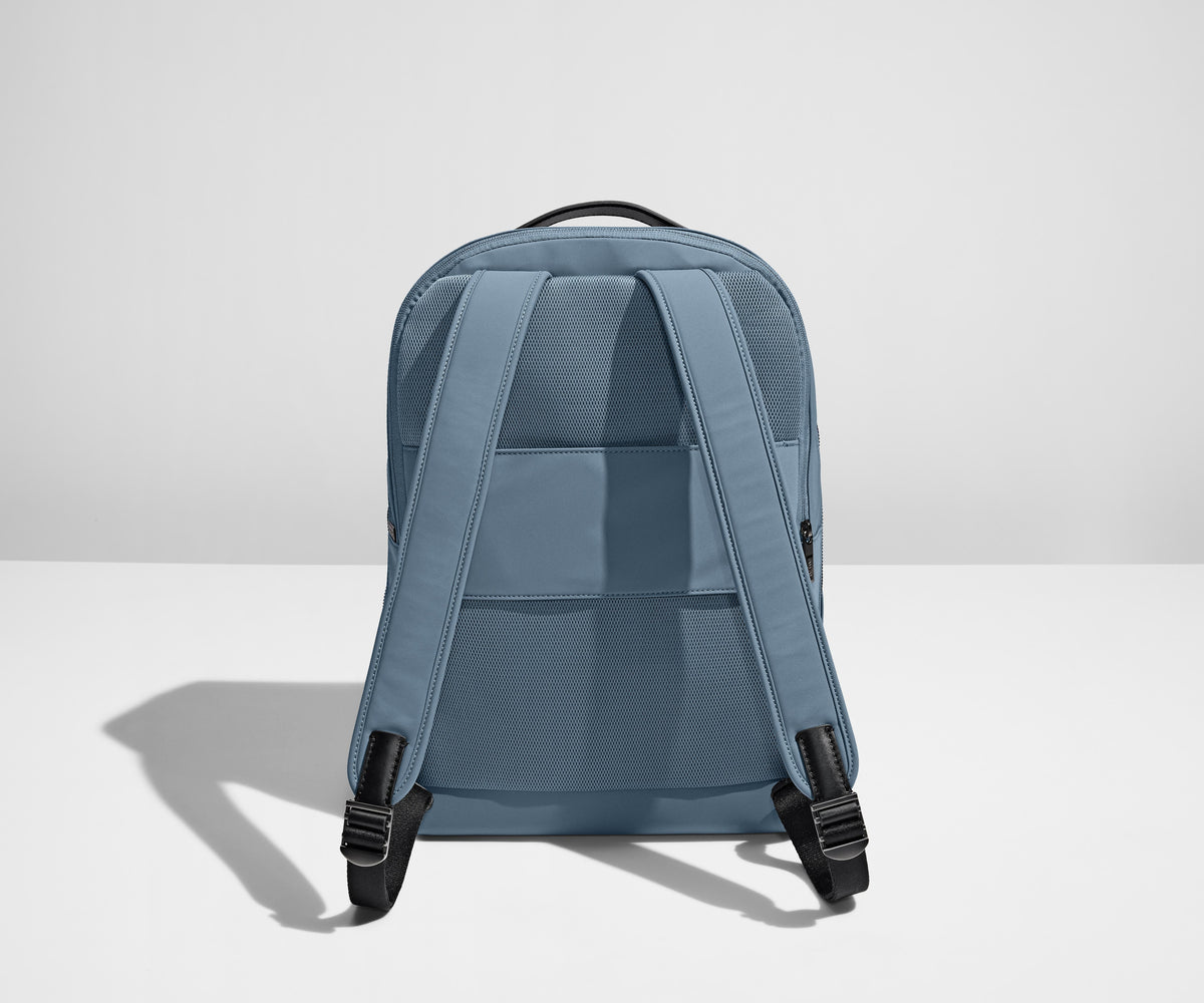 Away The Everywhere Zip Backpack in Coast Blue