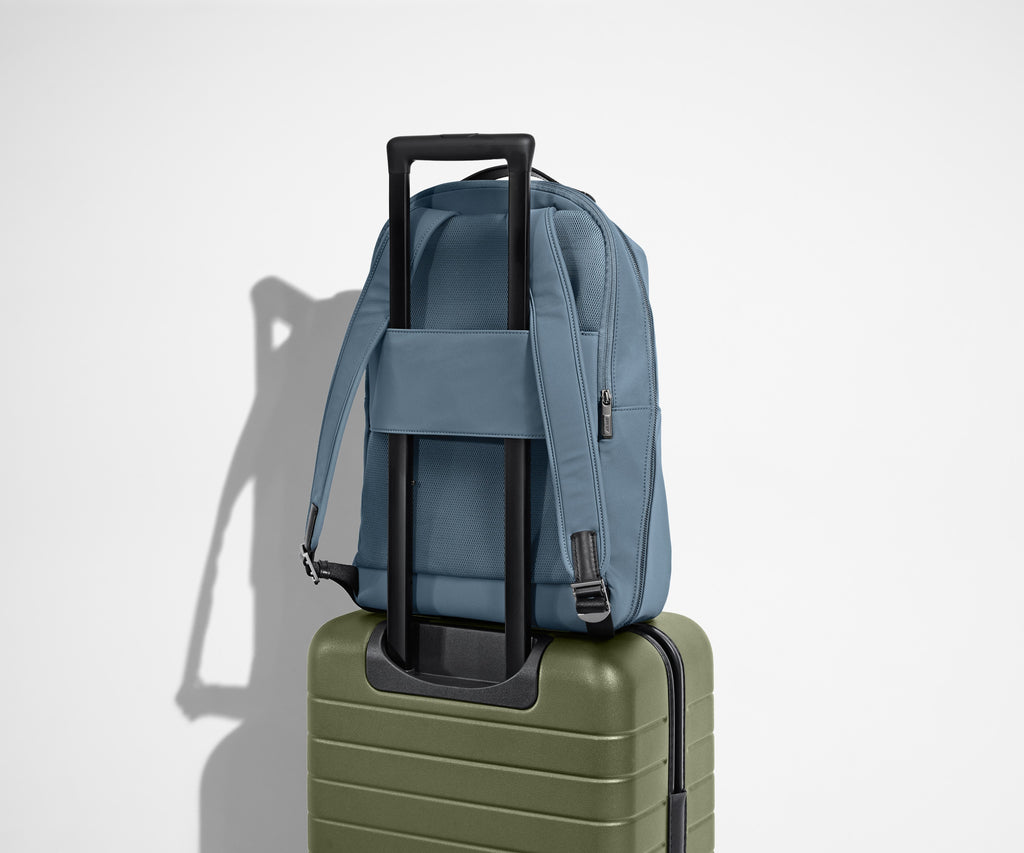 Away The Everywhere Zip Backpack in Coast Blue