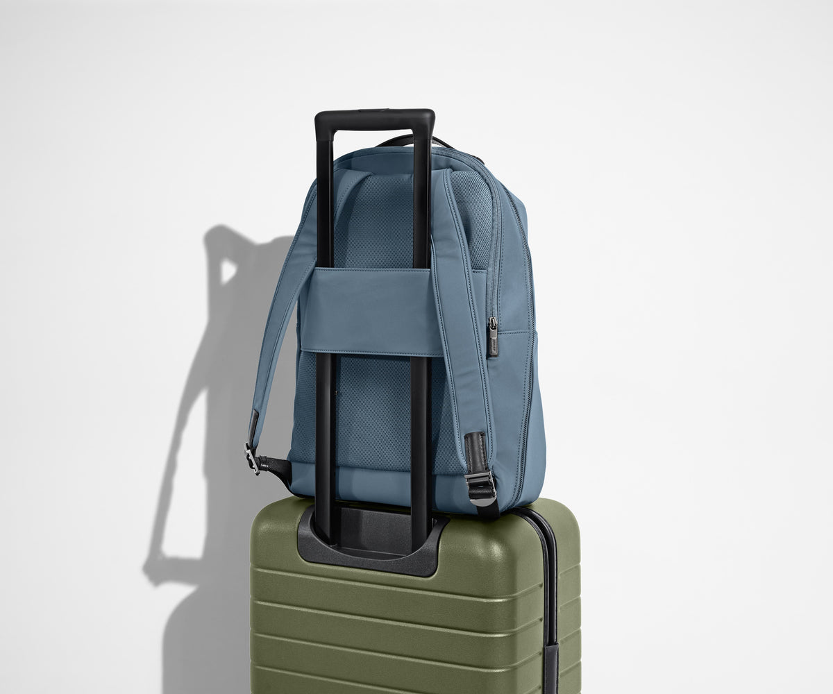 Away The Everywhere Zip Backpack in Coast Blue