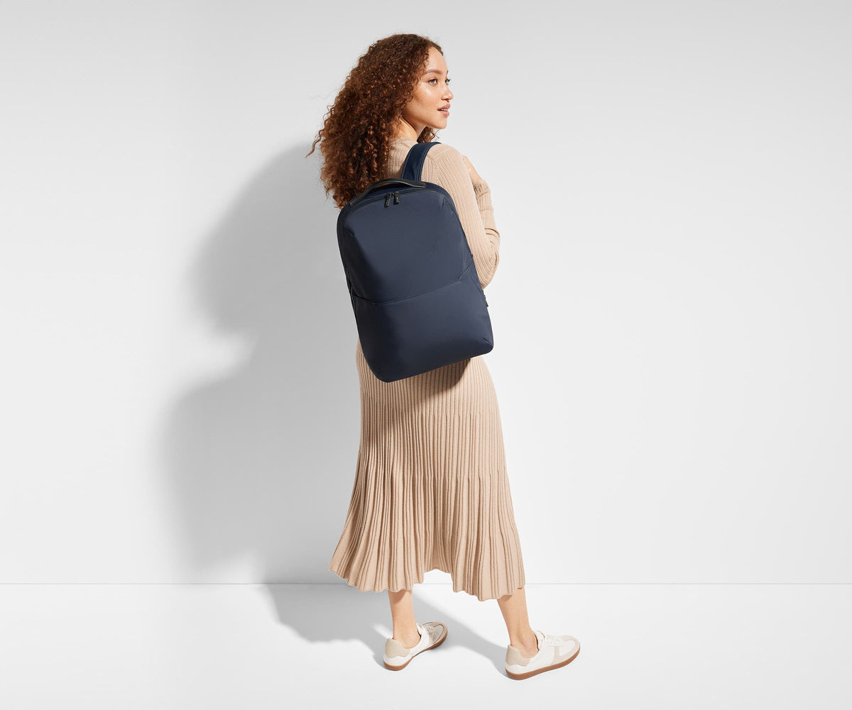 Away The Everywhere Zip Backpack in Coast Blue