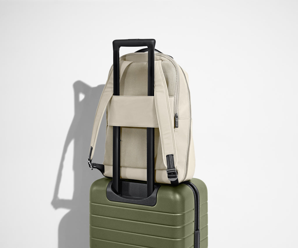 Away The Everywhere Zip Backpack in Salt White