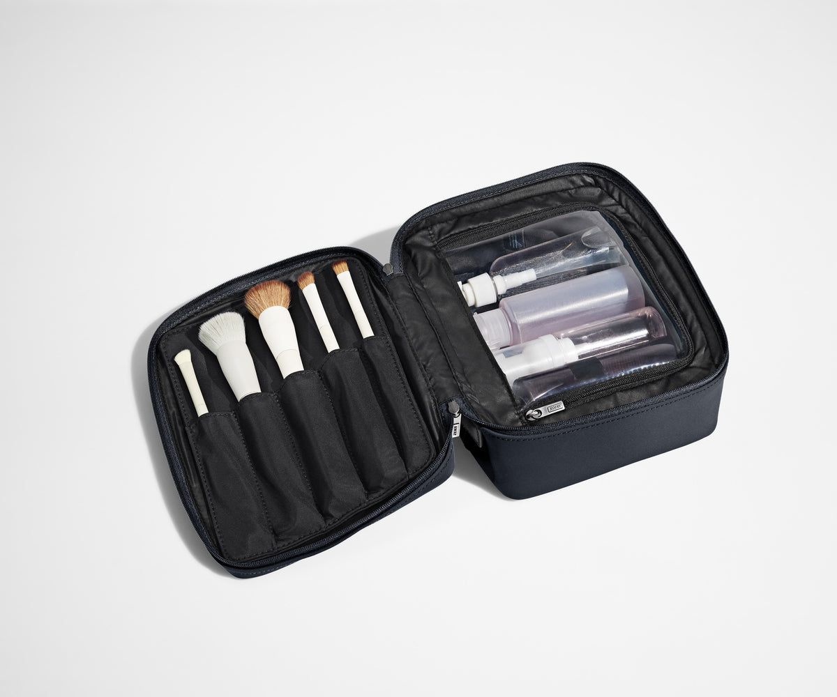 Away The Cosmetics Bag Toiletry Bag - Navy Blue