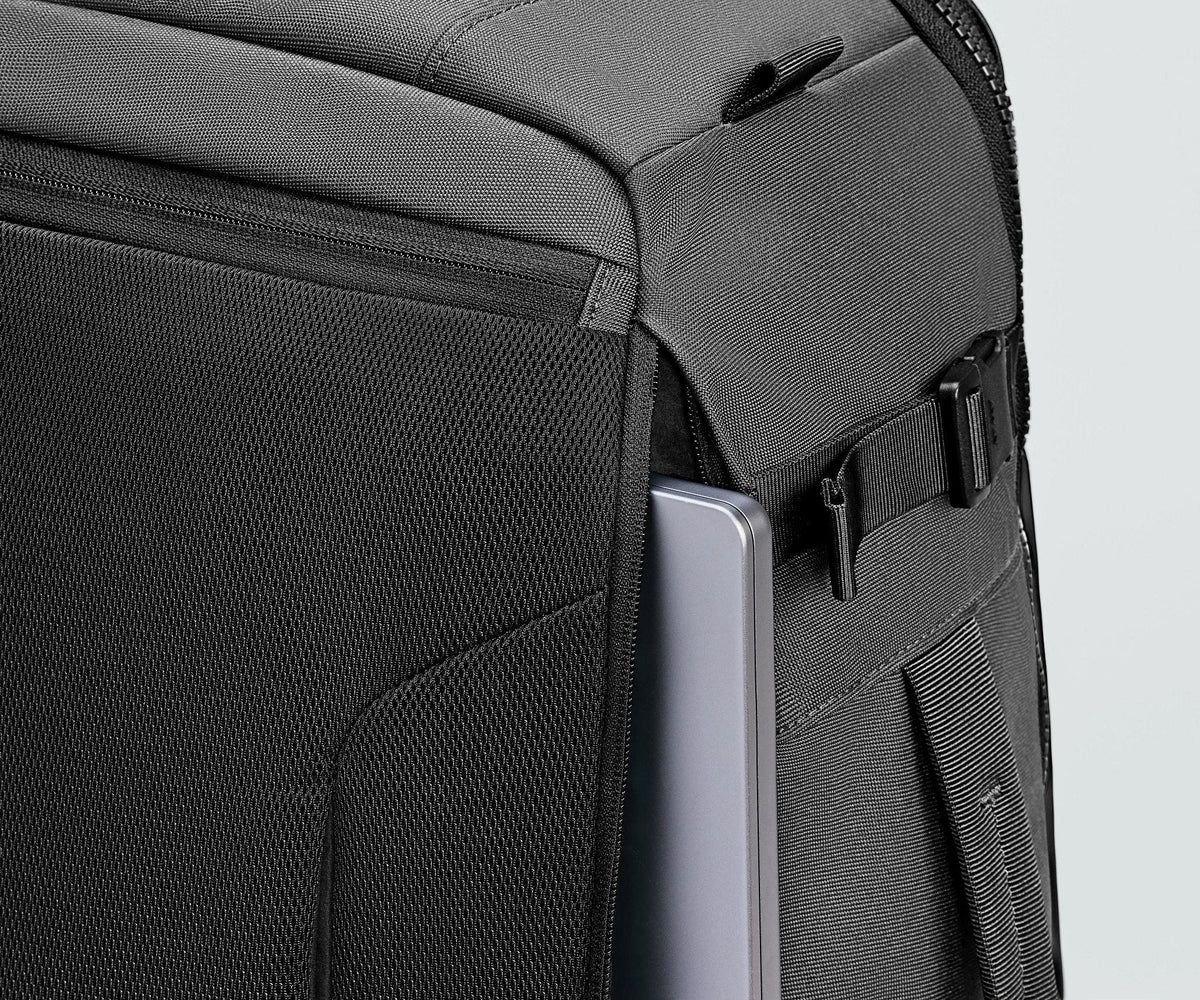 Away Active Convertible Backpack 45L in Jet Black