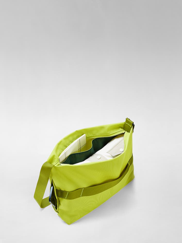 Away Active Messenger 16L Messenger Bag - Atomic Celery