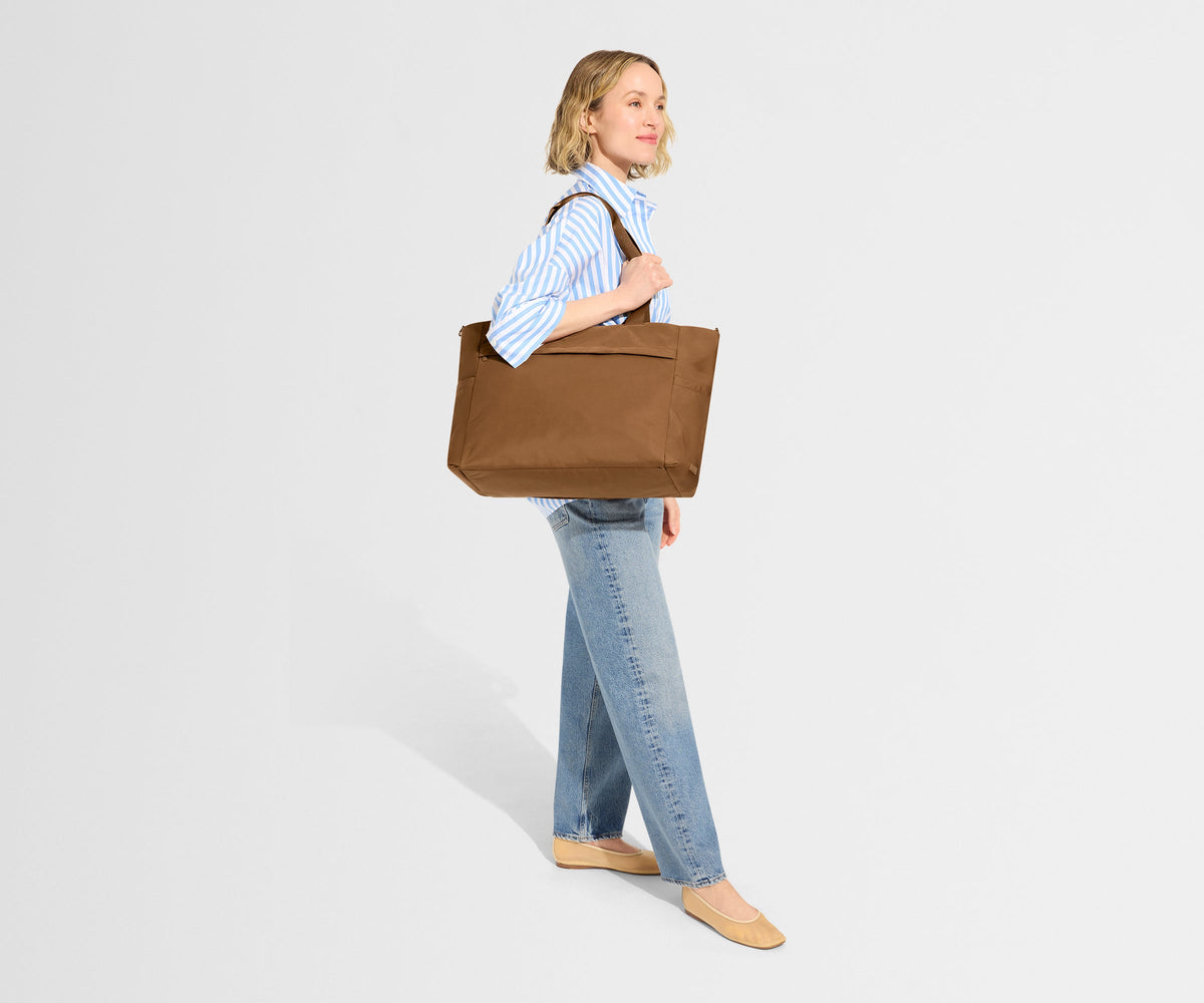 Away Featherlight Diaper Tote Diaper Bag - Amaro Brown