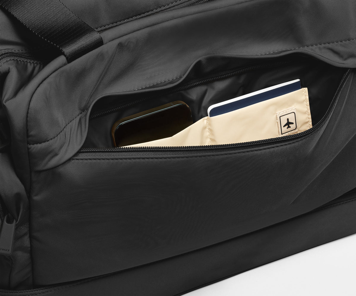 Away Featherlight Overnight Bag Crossbody Bag - Jet Black