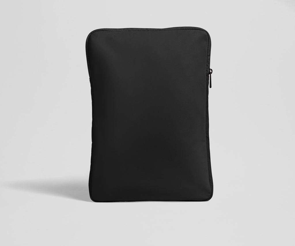 Away Featherlight Tech Set Backpack - Jet Black