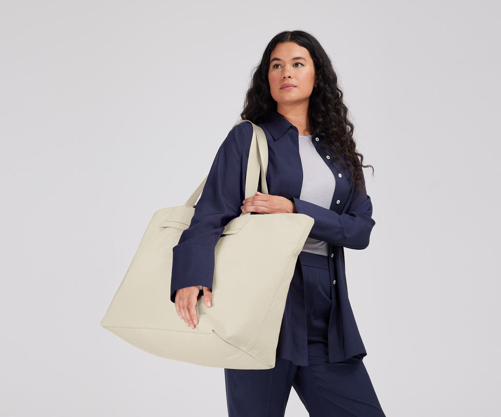 Away Large Featherlight Tote Tote Bag - Salt White