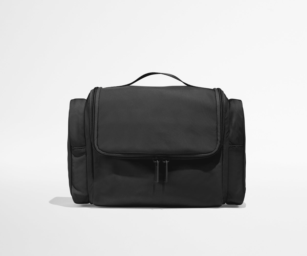 Away Featherlight Hanging Travel Vanity Travel Accessory - Jet Black