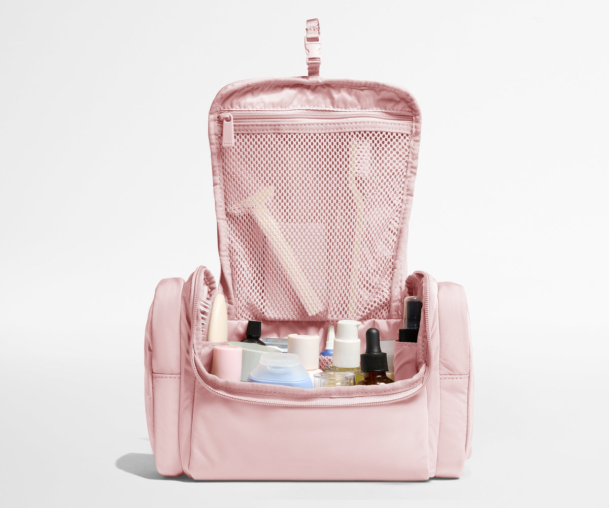 Away Featherlight Hanging Travel Vanity Travel Accessory - Blush Pink