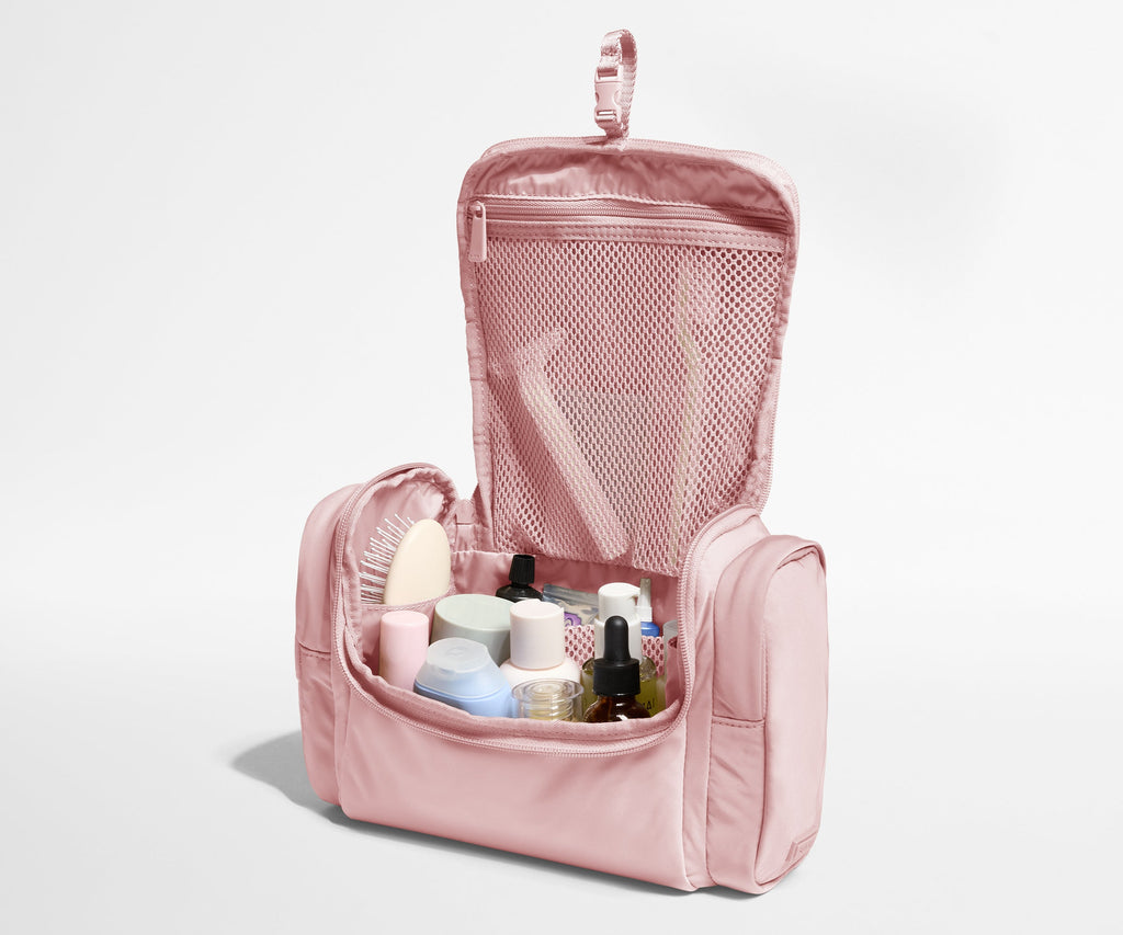 Away Featherlight Hanging Travel Vanity Travel Accessory - Blush Pink