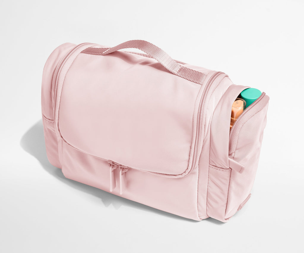 Away Featherlight Hanging Travel Vanity Travel Accessory - Blush Pink