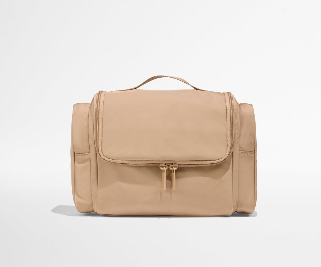 Away Featherlight Hanging Travel Vanity Travel Accessory - Camel Brown