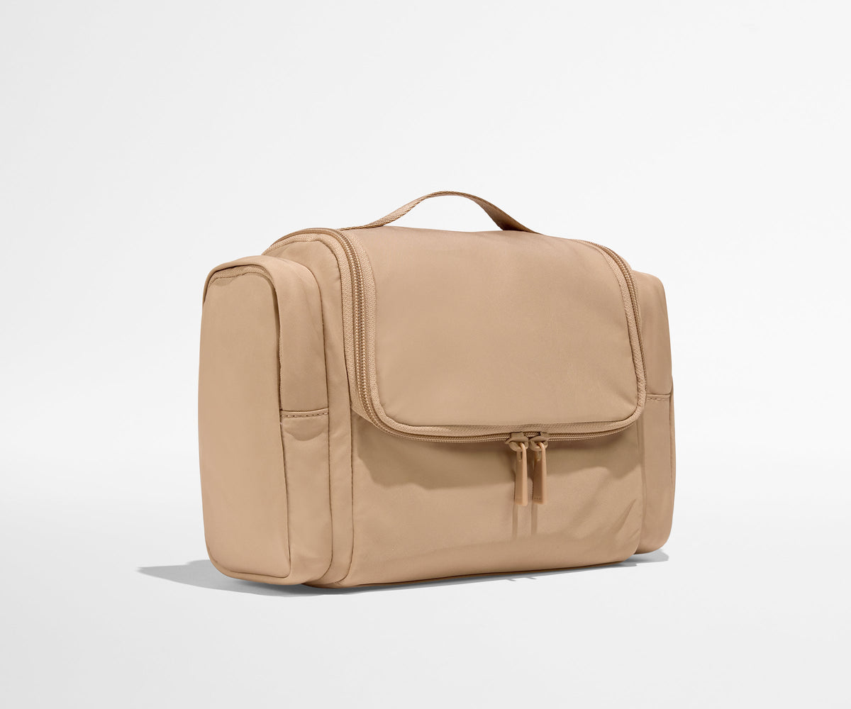 Away Featherlight Hanging Travel Vanity Travel Accessory - Camel Brown