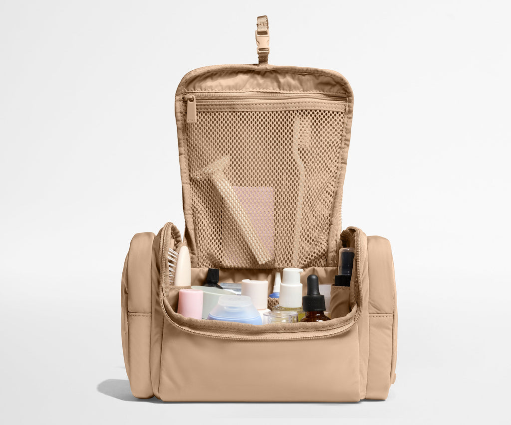Away Featherlight Hanging Travel Vanity Travel Accessory - Camel Brown