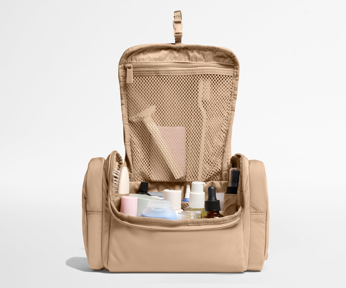 Away Featherlight Hanging Travel Vanity Travel Accessory - Camel Brown