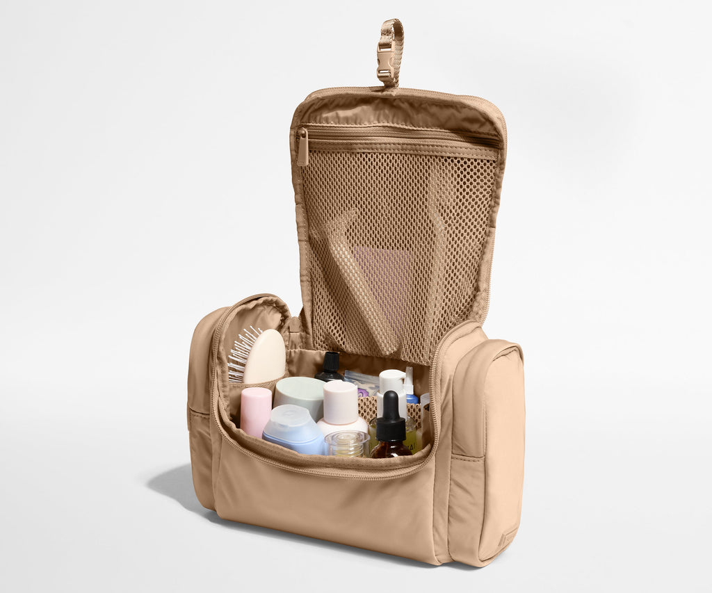 Away Featherlight Hanging Travel Vanity Travel Accessory - Camel Brown