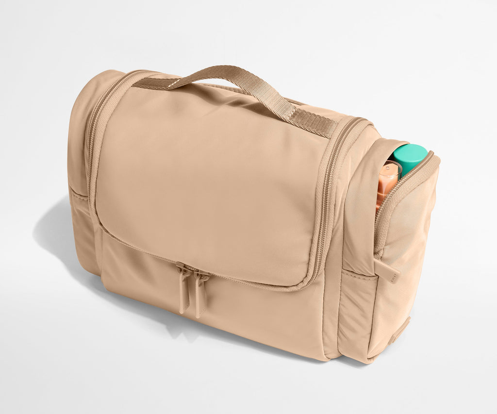 Away Featherlight Hanging Travel Vanity Travel Accessory - Camel Brown