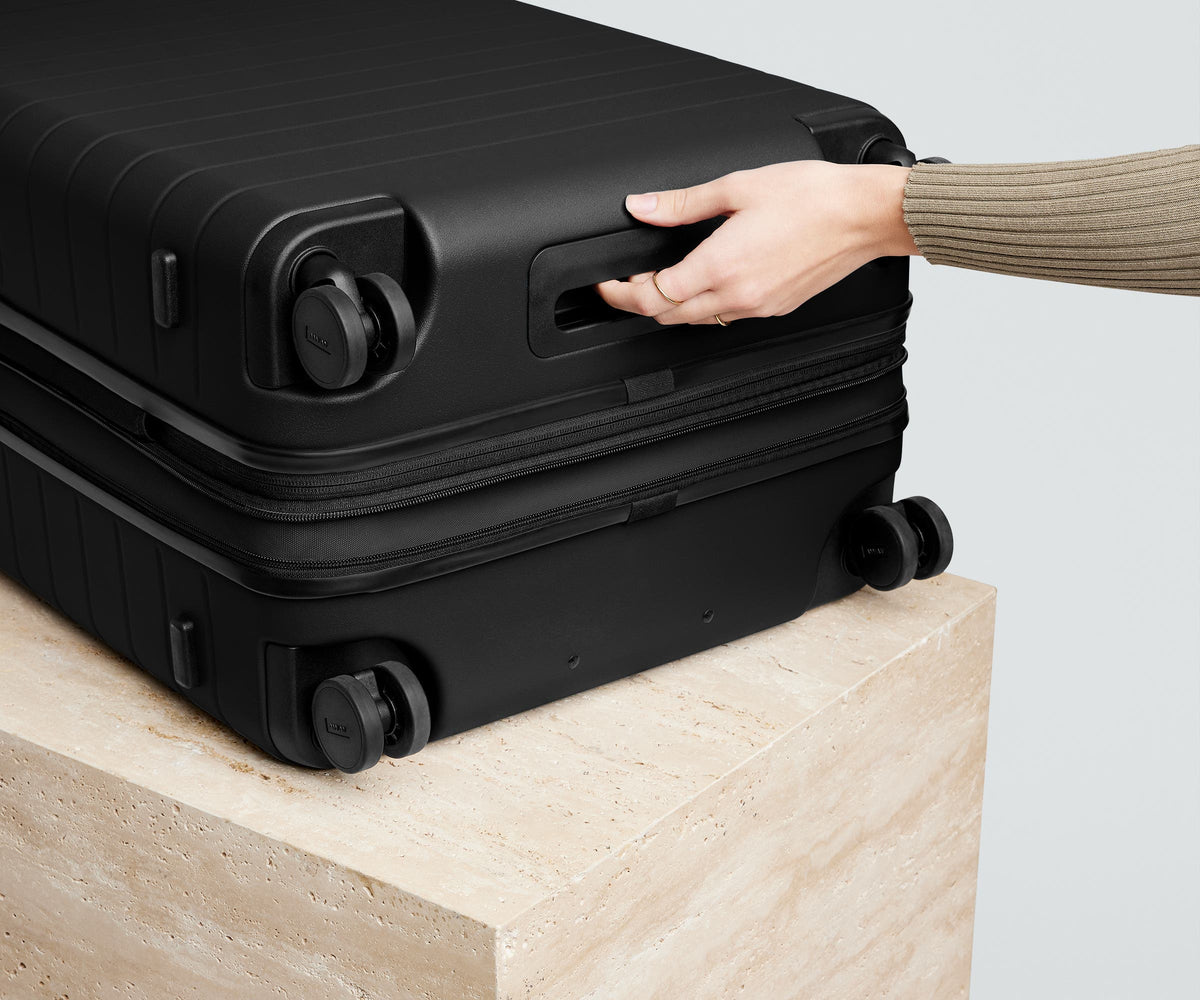 Away The Large Flex Suitcase - Jet Black (DTM)