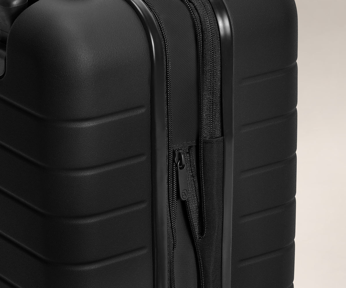 Away The Large Flex Suitcase - Jet Black (DTM)