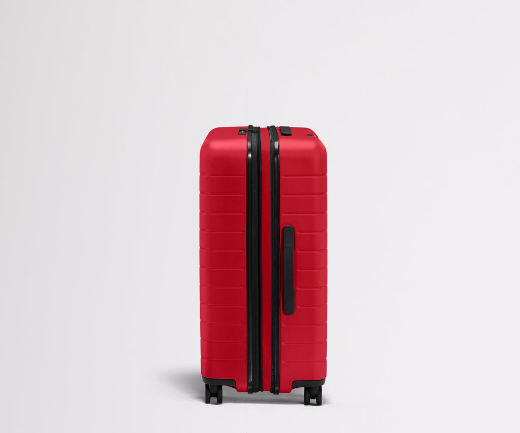 Away The Medium Flex Suitcase - Cherry Red