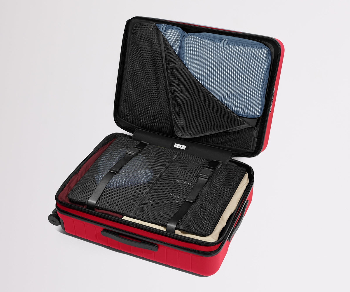 Away The Medium Flex Suitcase - Cherry Red